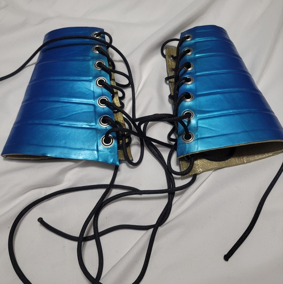 REAL LATEX by DAWNAMATRIX Blue & Silver/ Gold Lace-Up Gauntletts - Picture 2 of 4